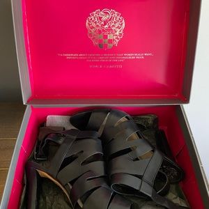 Vince Camuto Olenna strappy black heels size 9.5